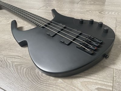 Parker PB41 Hornet bass