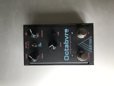 3Leaf Octabvre III - Reserviat