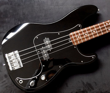 Fender Precision Bass