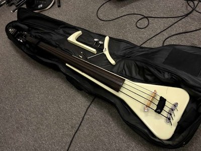 *RESERVIERT* Warwick RB Triumph Lite 4 EUB zerlegbar(!) mit Case & Gigbag