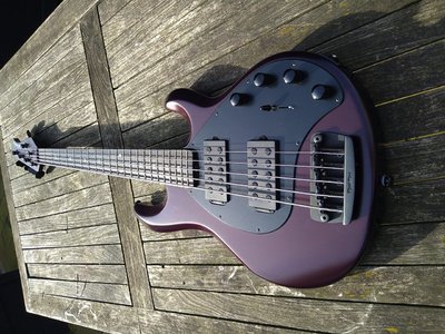 Musicman Stingray V (Purple rain)