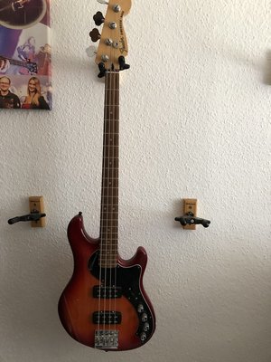 Tausche Fender Deluxe Active Dimension Bass HH