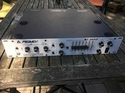 Bassverstärker Peavey T-Max 500, Röhrenvorstufe,