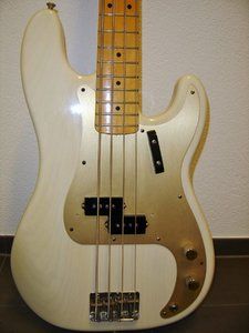 fender-american-precision-bass 3.jpg