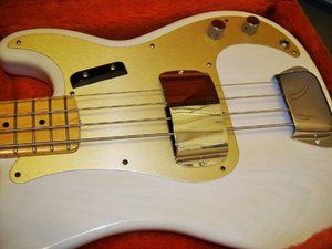 fender-american-precision-bass 5.jpg