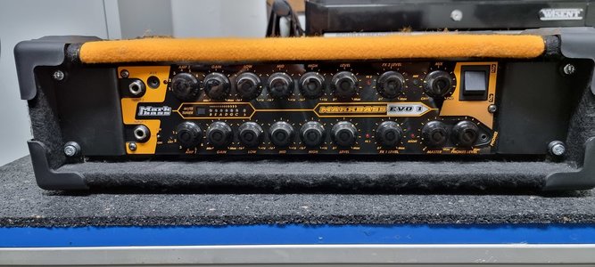 MarkBass EVO 1 Amp inkl. MarkBass EVO 1 Controller und MarkBass Super Synth