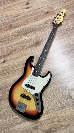 G&L JB Bass USA (restored)