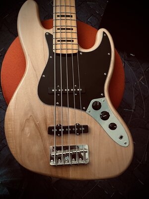 Fender Squier Jazz Bass 5 Saiter