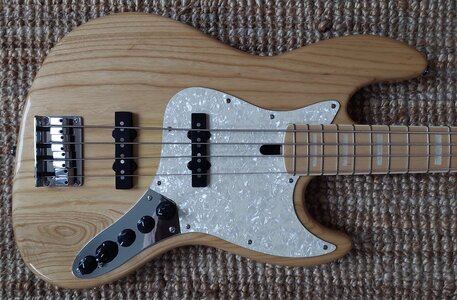 Sire Marcus Miller V7 Swamp Ash