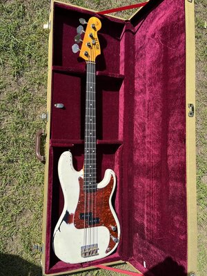 Relic Guitars The Hague Precision Bass Custom