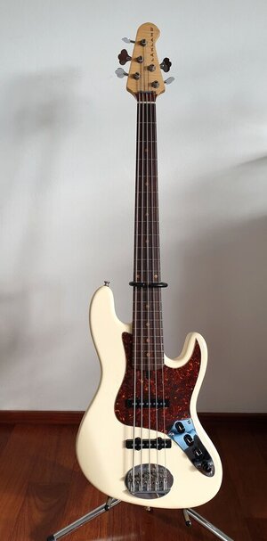 Lakland JO5 US, Sadowsky preamp