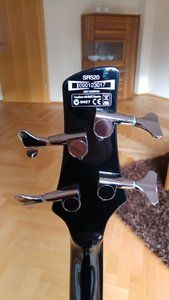 Ibanez_ (6).jpg Ibanez_ (6).jpg