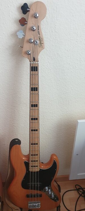 Tausche Fender Squier gegen Longscale Halbresonanz Bass