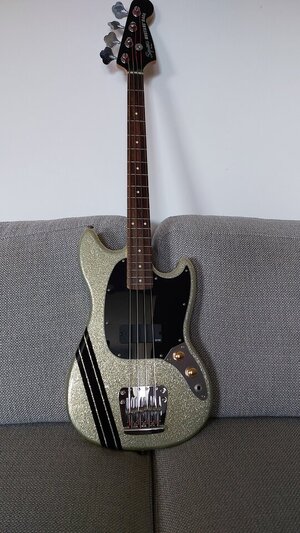 Squier Mikey Way Mustang Bass VERKAUFT!!