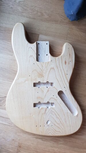 TAUSCHE: Jazz Bass Body Sumpfesche Oil Finish Rockinger