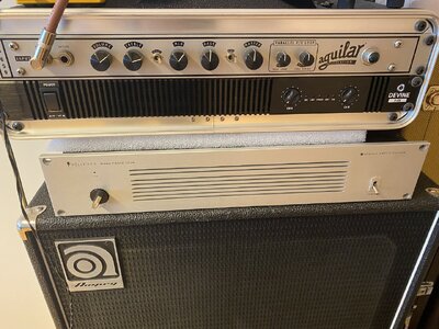 Devine D-400 Endstufe