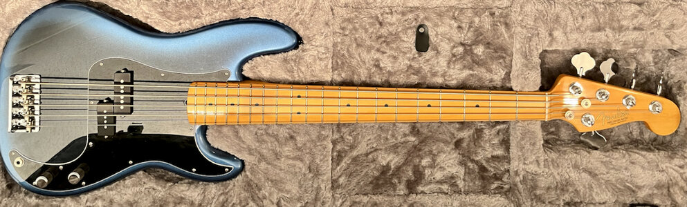 VERKAUFT - AMERICAN PROFESSIONAL II PRECISION BASS® V - VERKAUFT