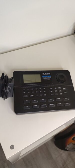 Alesis Drum Computer SR 16