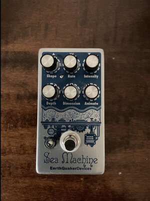 Earthquakes Devices Sea Machine V2 Chorus, Reserviert