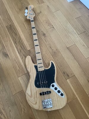 Fender deluxe active jazz bass