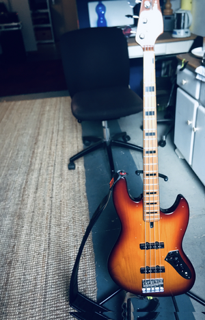Sire V5 sunburst zvk