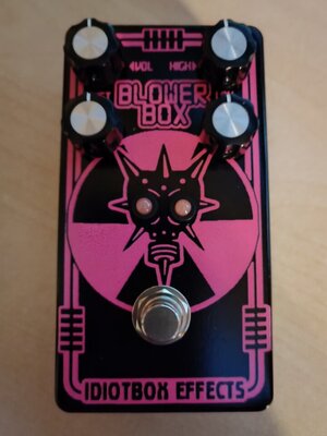 V: IdiotBox Blower Box Bass Distortion Pink/Black