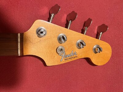 Headstock_Front.jpeg Headstock_Front.jpeg