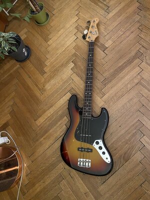 Squier Jazz Bass MIJ