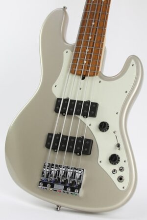 Suche Fender Roscoe Beck V