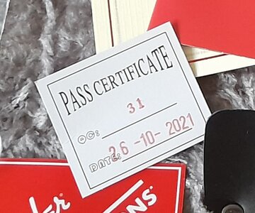 Suche Fender Case Pass Certificate Zettel 2021