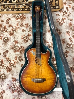 Washburn AB20 , quilted maple,  90s