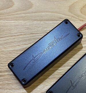 Ich suche diese Basstec oder Häussel Pu´s Für 5 Saiter