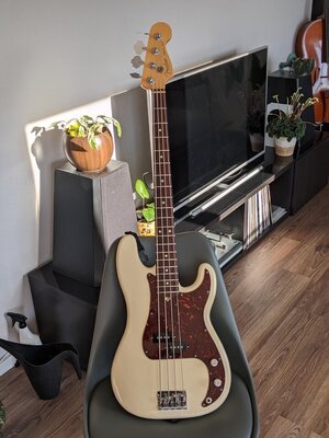 [Verkaufe] Fender Precision Bass 2012 American Standard