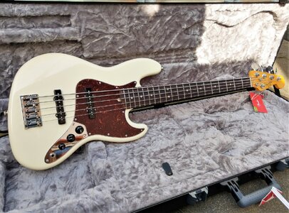 Fender American Professional II Jazz Bass 5 Saiter NEUWERTIG