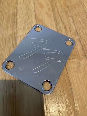Foo Fighters Neck Plate für Preci