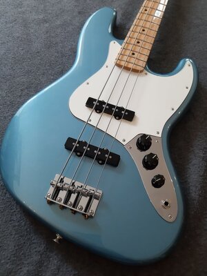 Suche: Fender Jazz Bass Player Serie in Tide Pool