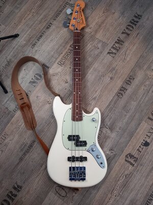 Verkauft - Fender Player Mustang mit Upgrades
