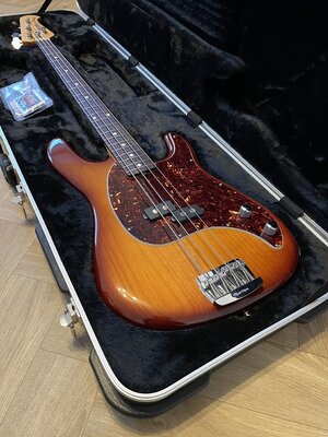 Verkauft: Music Man Cutlass Precision Bass Musicman Rosewood sunburst