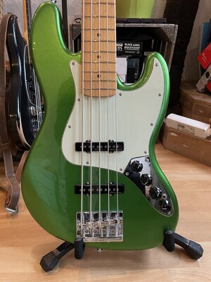 Fender Player Plus V Cosmic Green