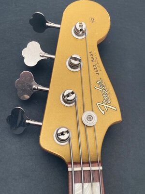 Fender Custom Shop Jazz Bass 1966 Closet Classic Frost Gold
