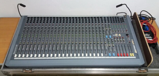 SOUNDCRAFT Spirit Live 4