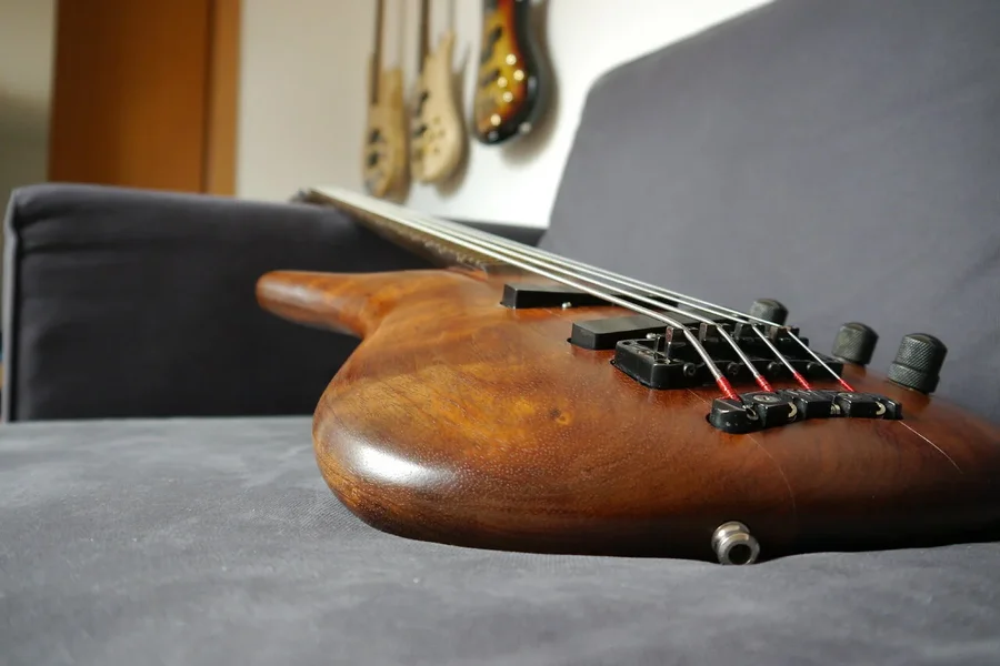 Warwick Thumb NT 4