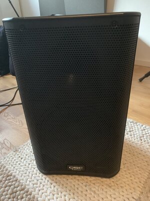 QSC K10 Aktiv Lautsprecher mit Hülle