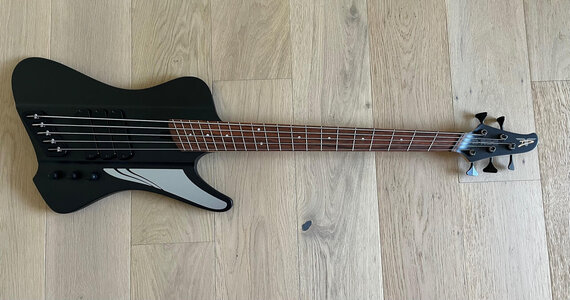 VERKAUFT: Dingwall D-Roc 5 Standard in Black matt