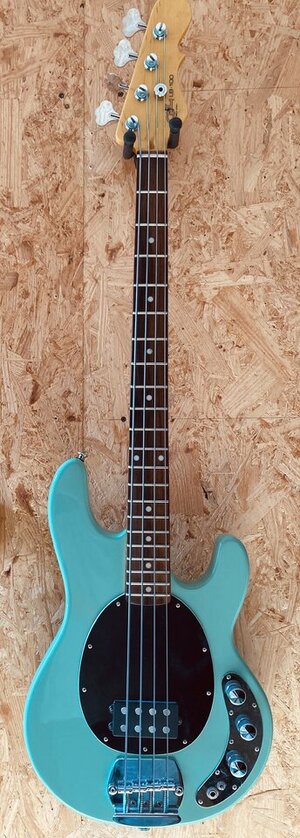 StingRay - Replikat mit G&L Hals