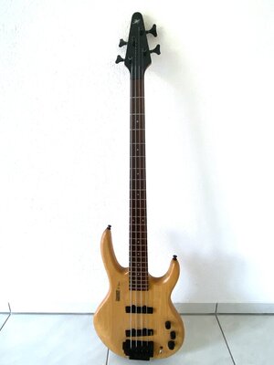 +++ Hohner B Bass - Aktiver 4-Saiter durchgehender Hals +++