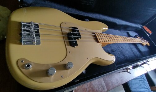 Fender Vintera 50s Preci 2020 blonde mit Koffer