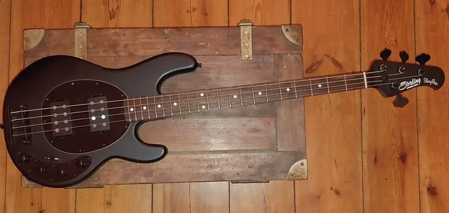 Sterling by Music Man StingRay RAY34HH Stealth Black.webp