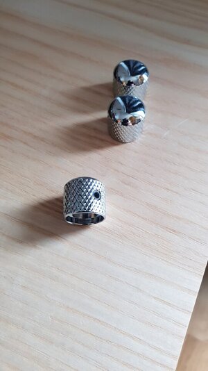 RESERVIERT: 3x Chrome Poti Knobs (Harley Benton)