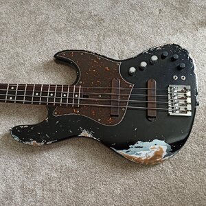 Xotic XJ - 4 string bass (Black over ice blue metallic)
